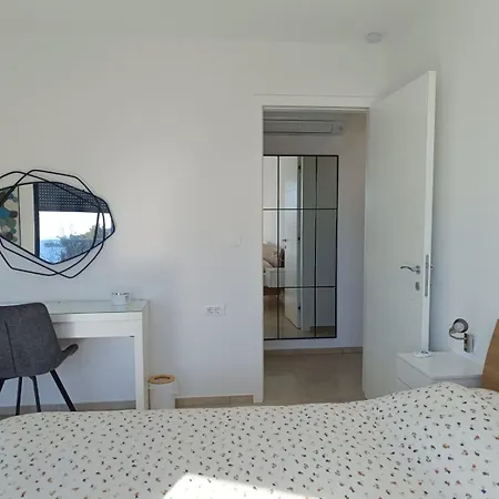 Apartman Prekrasan Letizia S Bazenom