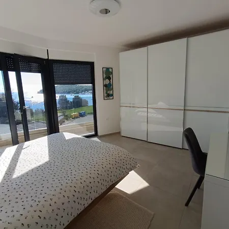 Prekrasan Letizia S Bazenom Apartman Banjole