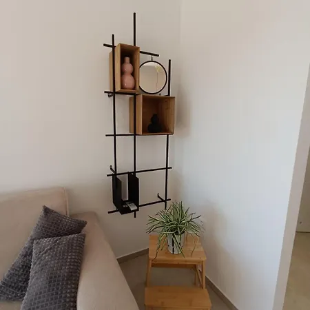 Prekrasan Letizia S Bazenom Apartman